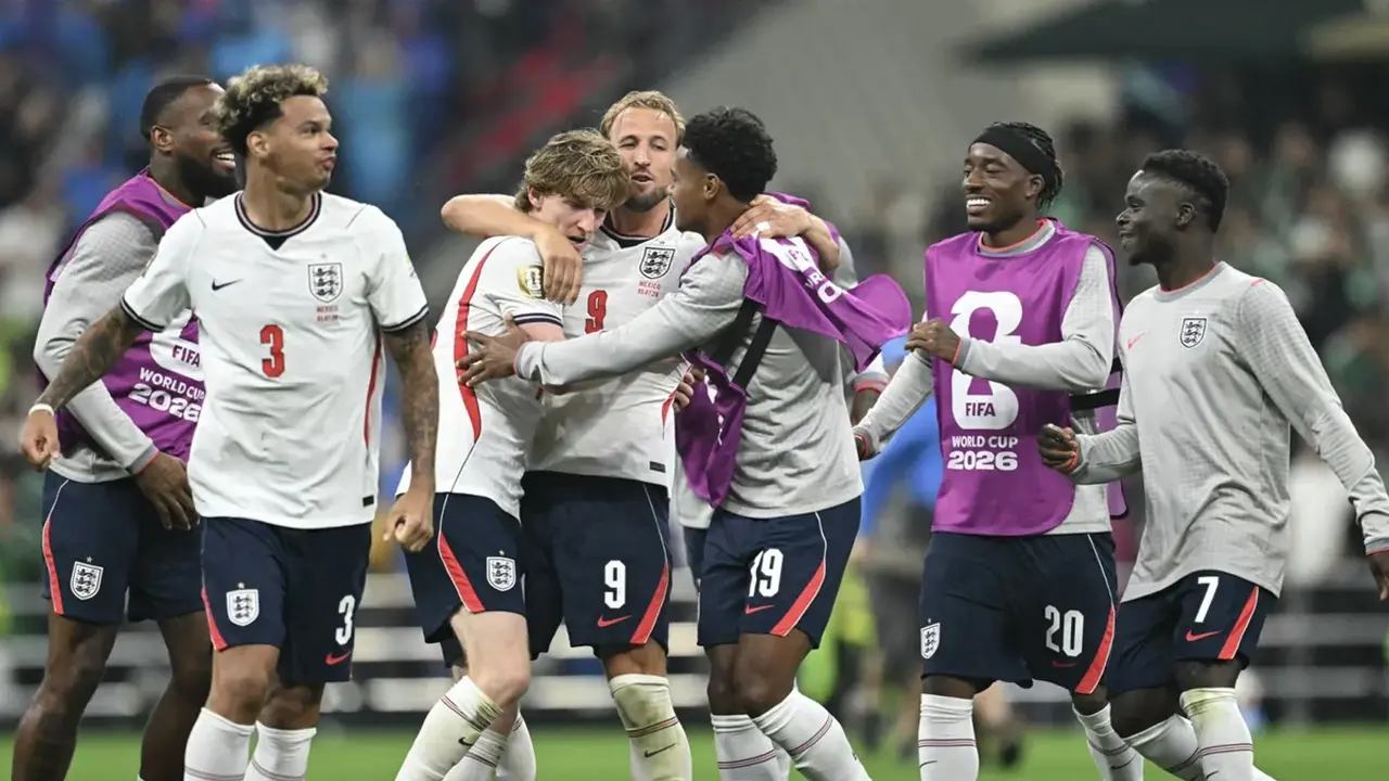 متى تنطلق مباراة إنكلترا والنرويج في كأس العالم؟